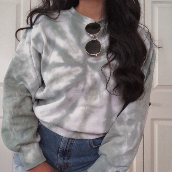 Tie-Dye - Picture 5 of 5